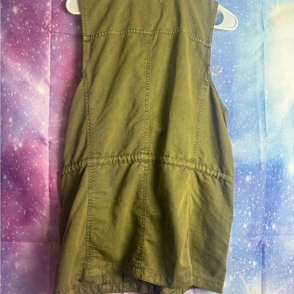 Hinge women’s vest 🛍 - Picture 3 of 3